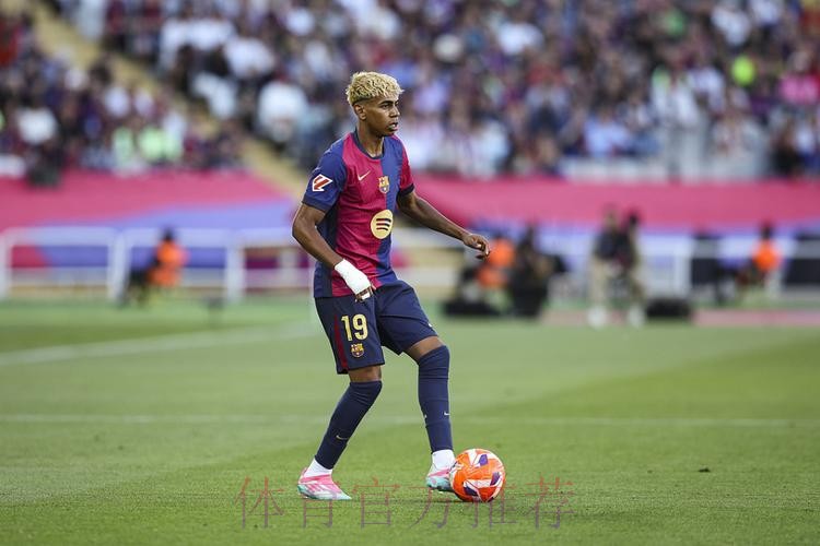 TA:亚马尔成为巴萨最大人物,俱乐部内可能没有人能够质疑他 TA:亚马尔成为巴萨最大人物,俱乐部内可能没有人能够质疑他